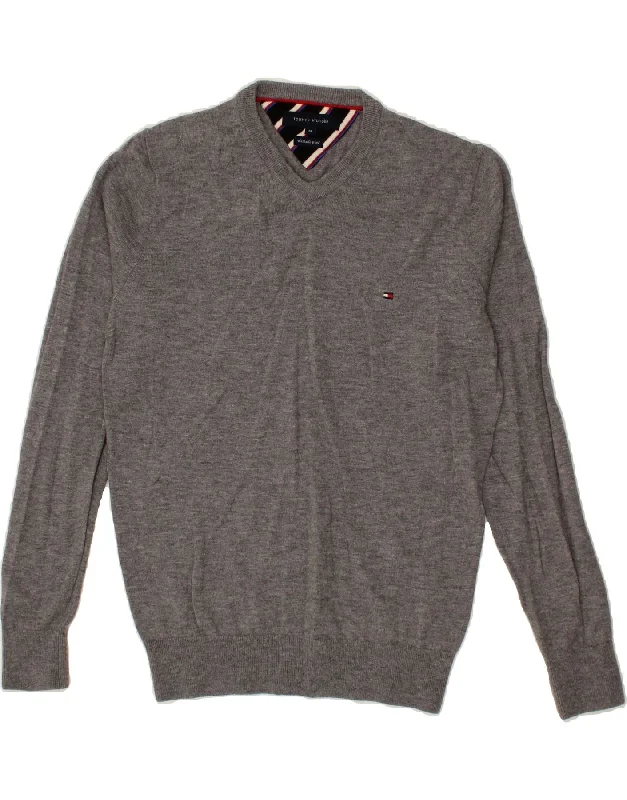 TOMMY HILFIGER Mens V-Neck Jumper Sweater Medium Grey Wool Wool Sweater Cotton Sweater Cashmere Sweater TOMMY HILFIGER Mens V-Neck Jumper Sweater Medium Grey Wool Wool Sweater Cotton Sweater Cashmere Sweater