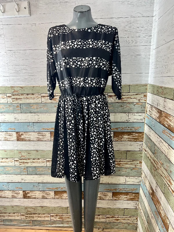 80’s Black & White Dot Cinch Elastic Waist Mini Dress By Blair Trendy A-Line Mini Dress 80’s Black & White Dot Cinch Elastic Waist Mini Dress By Blair Trendy A-Line Mini Dress