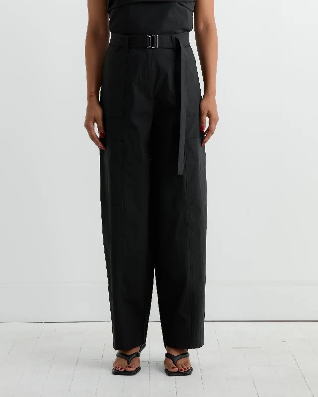 Utility Pant in Black Modern Skinny Pants