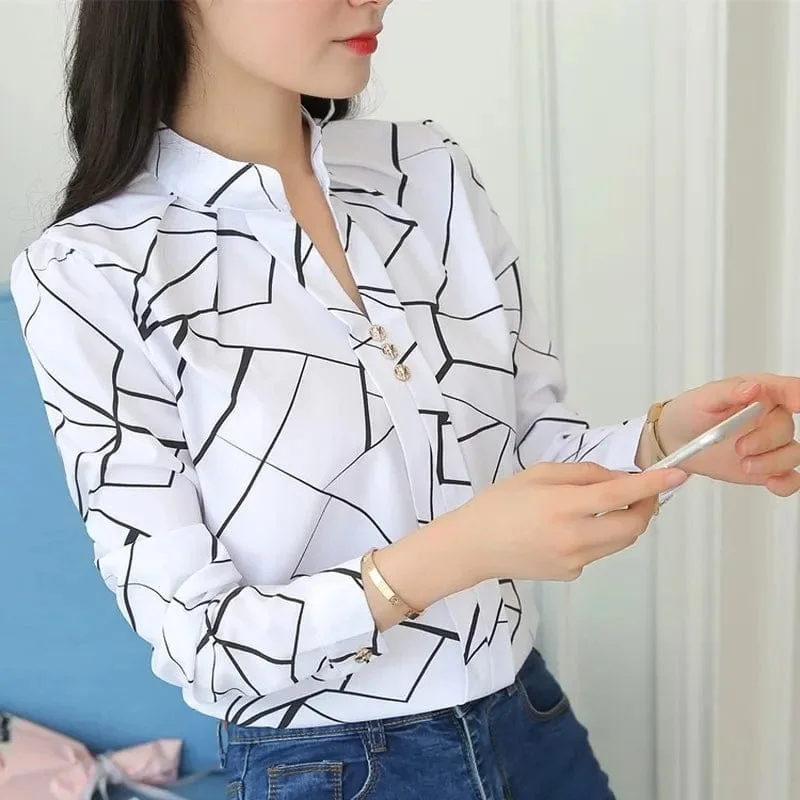 Chic Office Elegance: Women's Striped Print White Tops - Casual Long Sleeve Blouses for a Slim and Stylish Workwear Look Lightweight Tunic Blouse