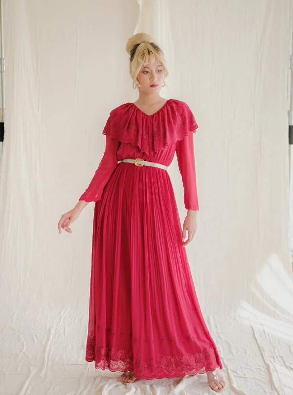 Vintage Chiffon V-Cape Neck Lace Detailed Pleated Maxi Dress Elegant Maxi Dress with Belt Vintage Chiffon V-Cape Neck Lace Detailed Pleated Maxi Dress Elegant Maxi Dress with Belt
