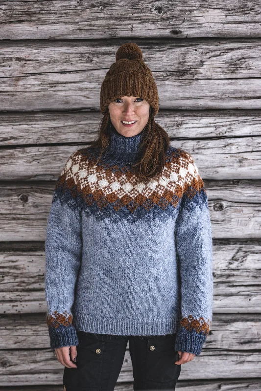 Hiutaleneule Snowflake - Wool sweater knitting kit Front Pockets Side Pockets Patch Pockets