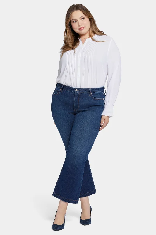 Relaxed Flared Jeans In Plus Size - Gold Coast Elegant Bootcut Fit Jeans